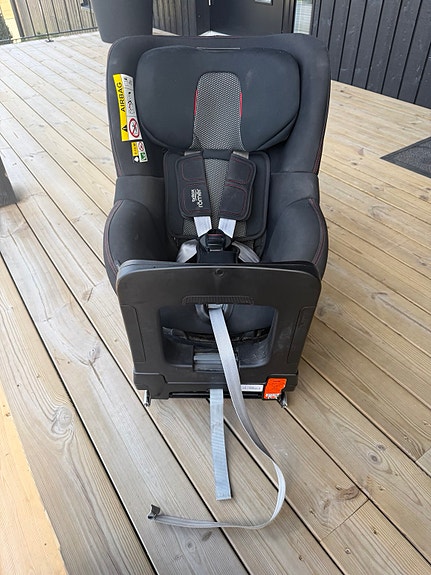Britax Römer Dualfix M i-Size turvaistuin 0–18 kg musta