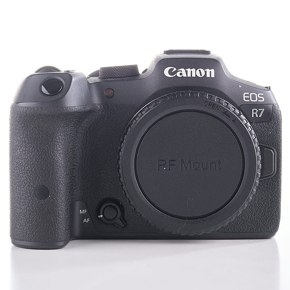 Canon EOS R7 -kamera (sc. 108000) (käytetty)