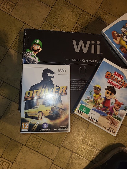 Nintendo Wii konsoli ja pelejä