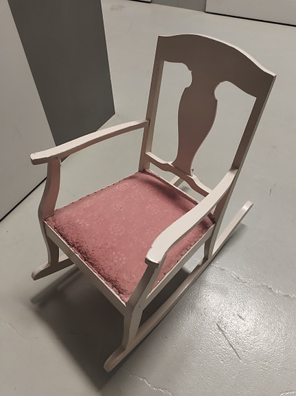 Vanha lasten keinutuoli
