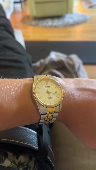 Orient Vintage datejust tyylinen kulta-teräs kello.