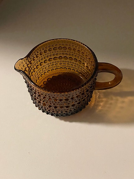 Kastehelmi, lasinen kaadin / kermakko ruskea