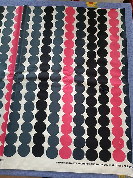 Marimekko Räsymatto kangas pinkki-musta