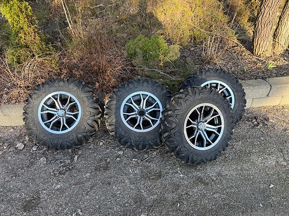 Maxxis Bighorn 2.0 ATV-renkaat ja vanteet 26x11R14 ja 26x914