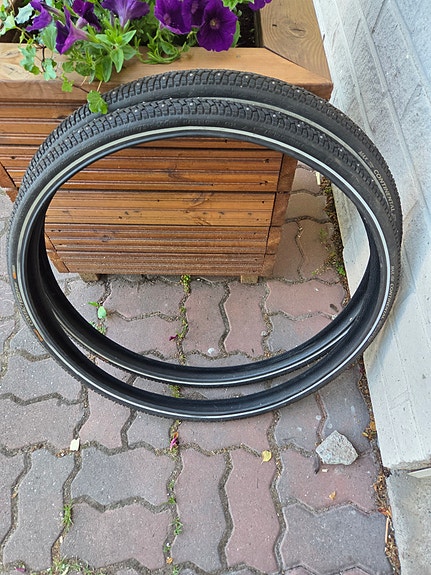 Polkupyörän nastarenkaat 28" (37-622) 2 kpl