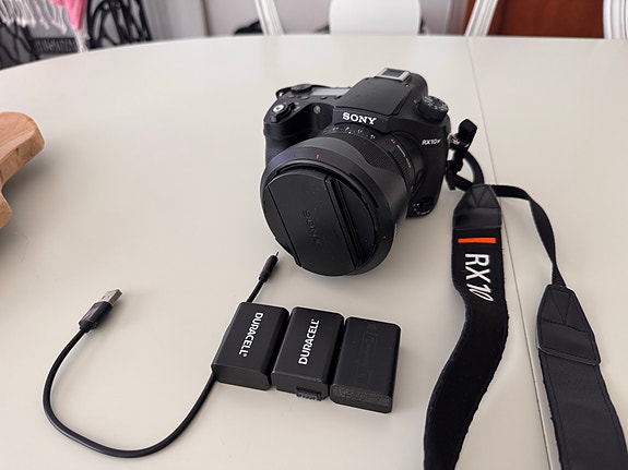 Sony RX10 IV superzoom