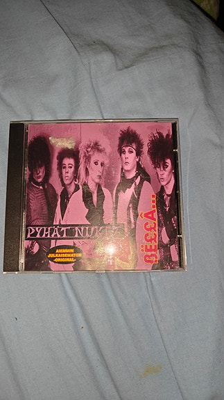 Pyhät Nuket Bessaa CD-levy