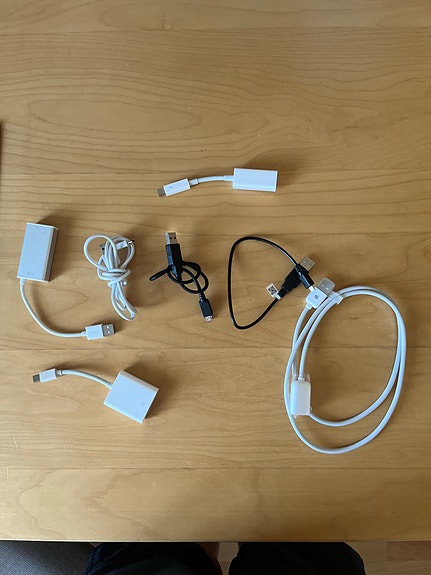 Adapterit ja johdot (Apple)
