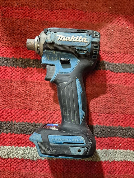 Makita DTD171 Iskevä ruuvinväännin