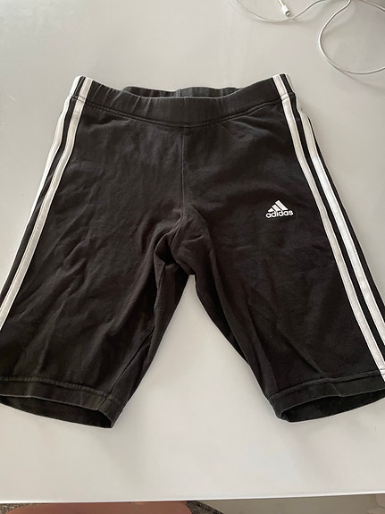 Adidas biker-shortsit