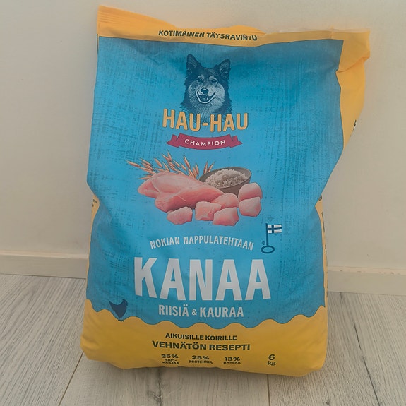 Hau-Hau Champion kanaa riisiä ja kauraa koiranruoka
