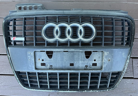 Audi A4 B7 S-Line maski