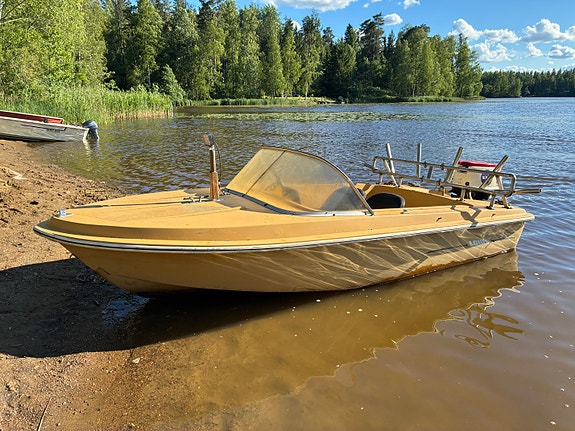 Lohi 355 + 2-T Volvo Penta 20 hp + traileri