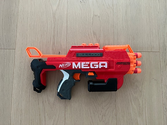 Nerf Mega leikkipyssy