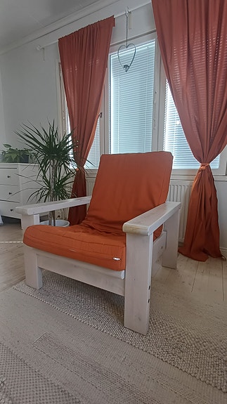Nojatuoli myynnissä 2kpl