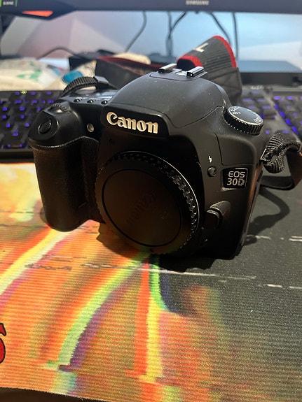 Canon EOS 30D järjestelmäkamera runko