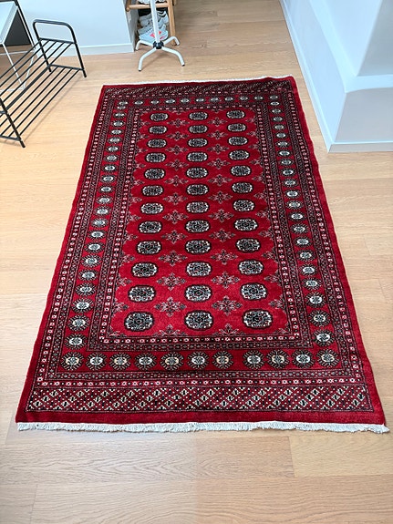 Aito käsinkudottu itämainen matto (Bukhara, Pakistan) – 244 x 147 cm