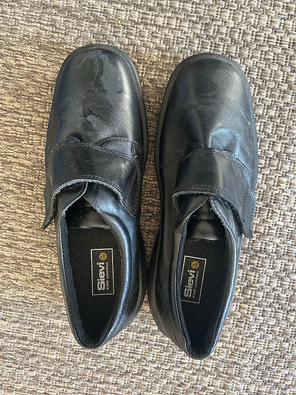 Sievi nahkaiset juhlakengät koko 45 musta
