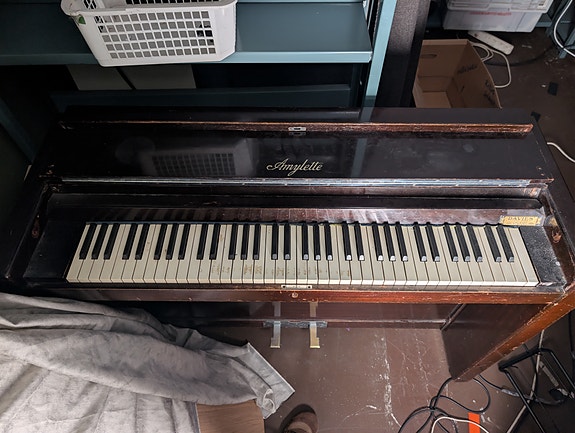 Davies pieni pystypiano, vintage/jenkkimalli