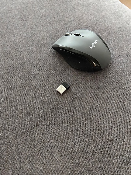 Logitech langaton näppäimistö ja hiiri