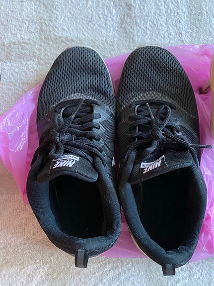 Naisten Nike mustat juoksukengät
