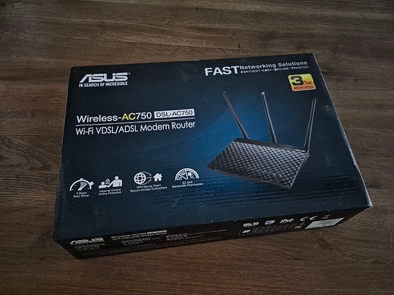Asus RT-AC66U Nordic Dual Band WiFi reititin