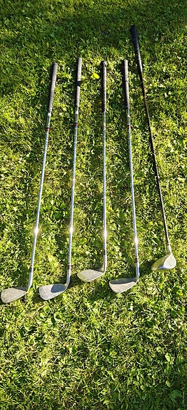 Myydään halvalla käytetyt vanhat rightin golf mailat