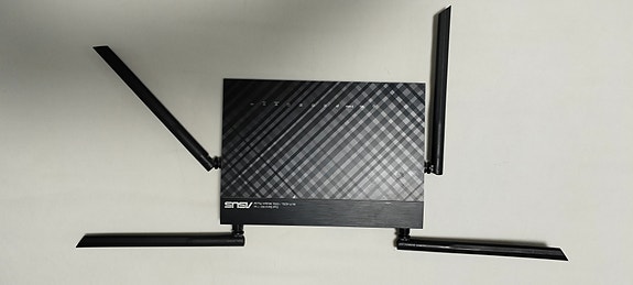 ASUS DSL-AC55U Modeemi/reititin
