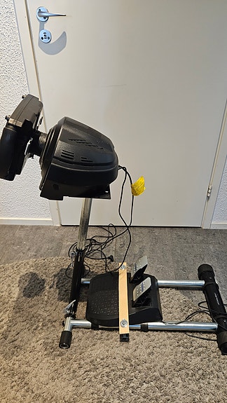 Thrustmaster T300, Thrustmaster Ferrari F1 ratti, polkimet, teline