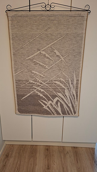 Siistikuntoine ja puhdas Kaislat seinäryijy.
