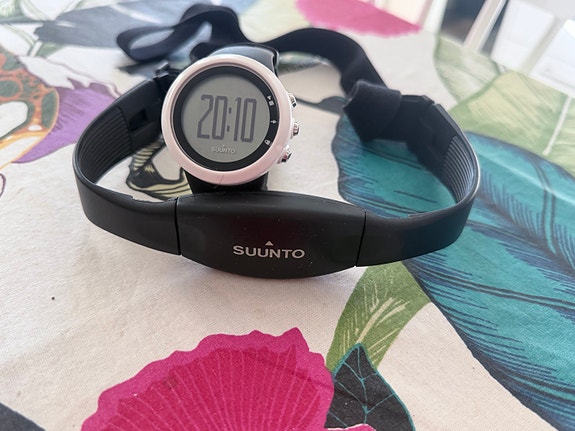 Suunto M1 sykemittari rannekellolla