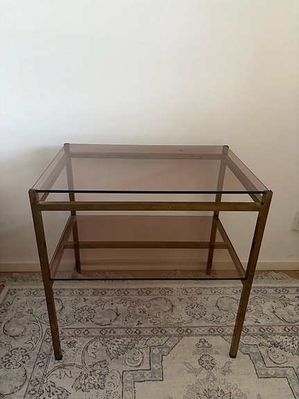 Pieni vintage lasipöytä