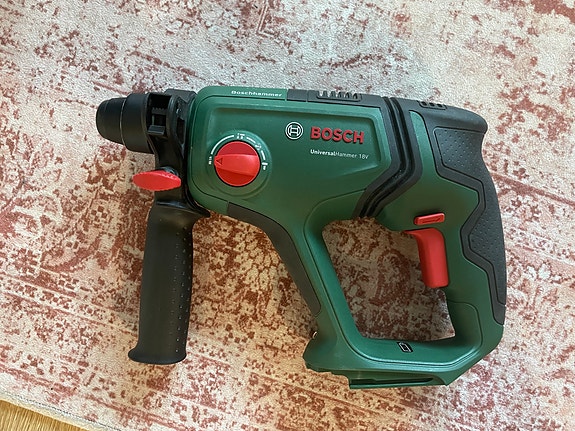 Bosch UniversalHammer akkuporavasara 18 V runko