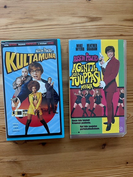 Austin Powers VHS-elokuvat Kultamuna ja Agentti, joka tuuppasi minua