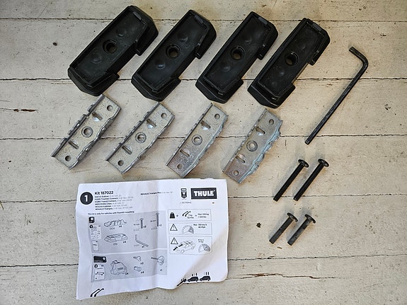 Thule Kit 187022 (Ford, MB, Nissan, Renault, Nissan, Dacia pakettiautot)