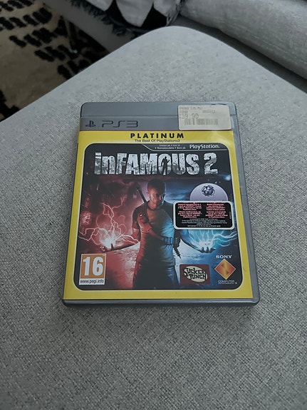 inFAMOUS 2 Platinum PS3 peli