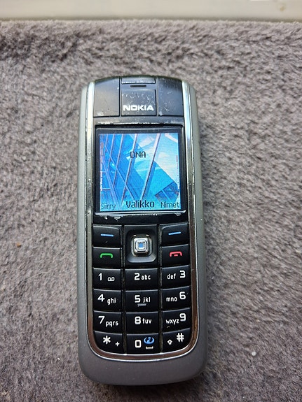 Nokia 6021 matkapuhelin
