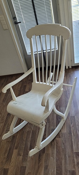 Nakkilalainen keinutuoli