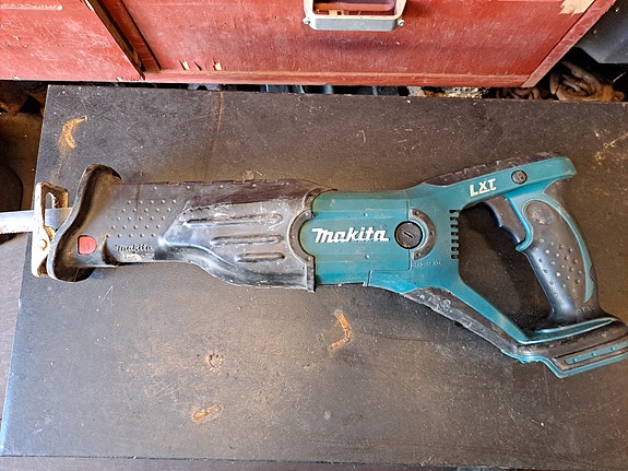 Makita akku puukkosaha BJR-181 18V