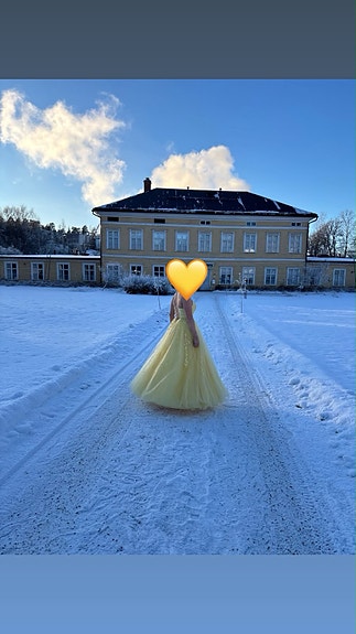 Vanhojentanssipuku koko S