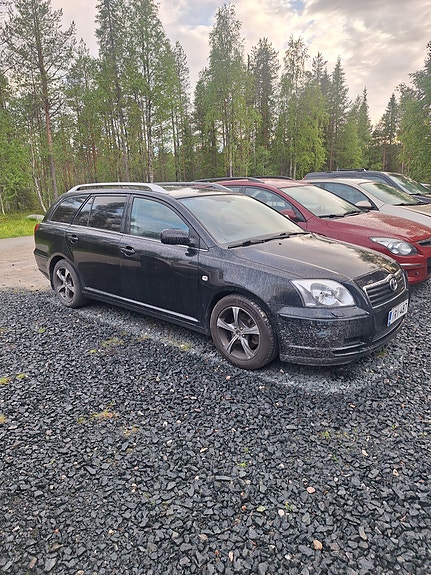 Toyota Avensis osina