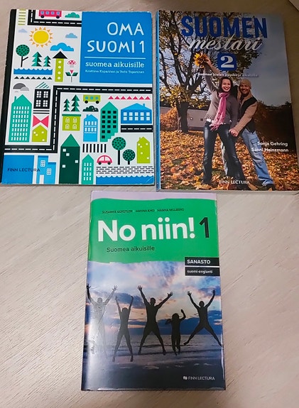 Suomen mestari noniin! kirjoja