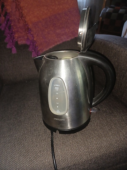 Philips vedenkeitin teräs