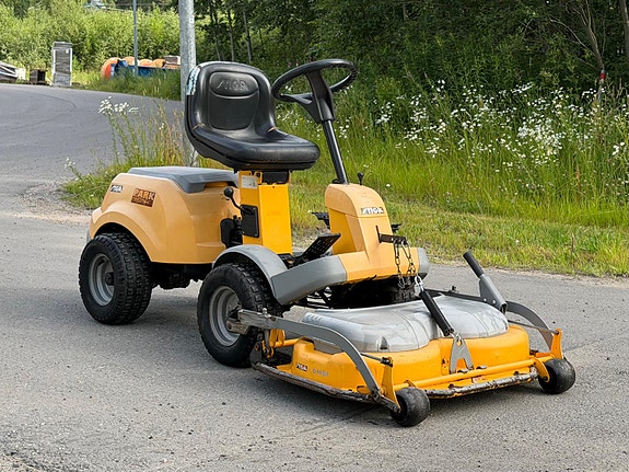 Stiga Park Compact 14 HST, Merkkiliikkeessä huollettu etuleikkuri