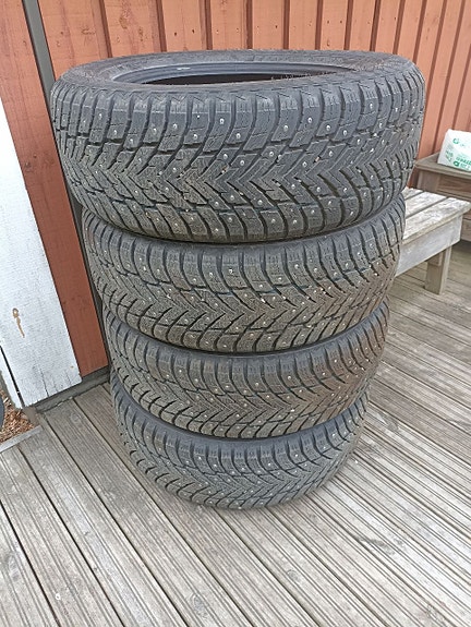 Myydään Nokian Hakkapeliitta 10