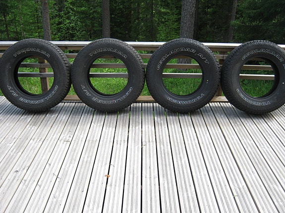 Uusi renkaat Yokohama 235 / 75 R17 C.  108T