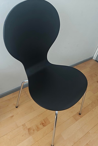 Mustat ruokapöydän tuolit metallijaloilla, 4 kpl