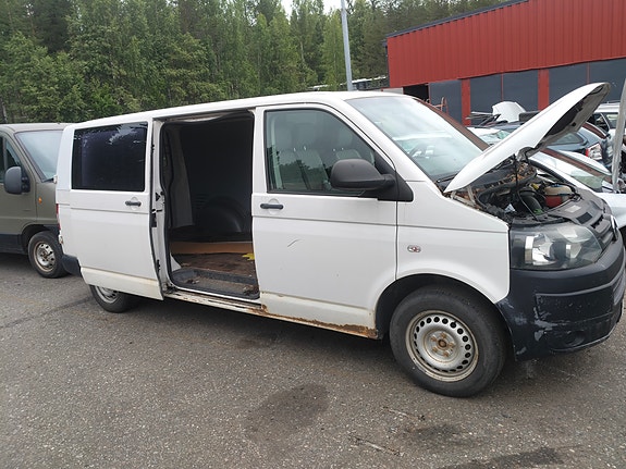 Vw transporter T5 2011 2.0TDI manuaali varaosina