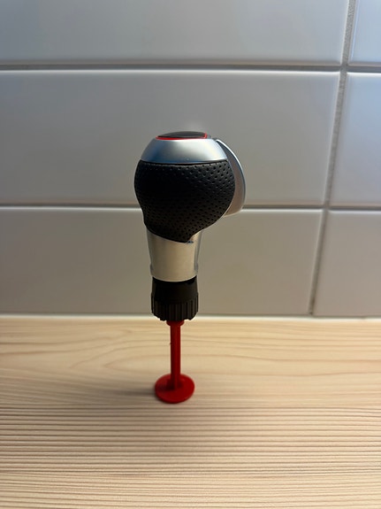 Auton vaihdekepin nuppi