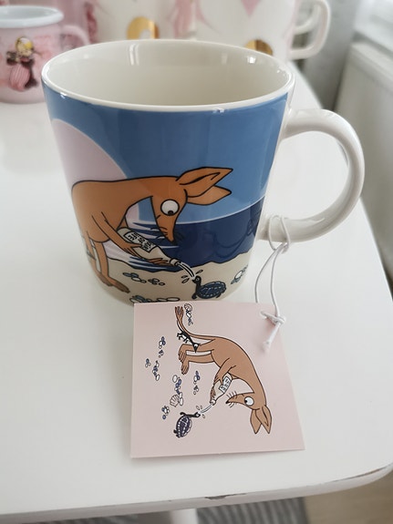 Tarrallinen Nipsu rannalla -muki